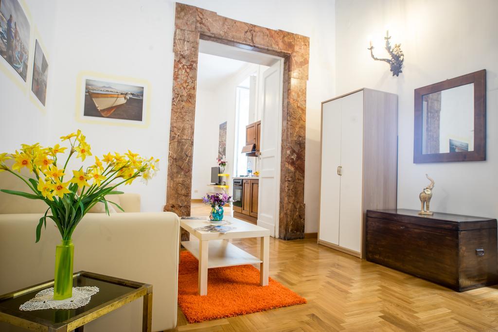 Appartement Casa Napoletana - San Domenico à Naples Extérieur photo